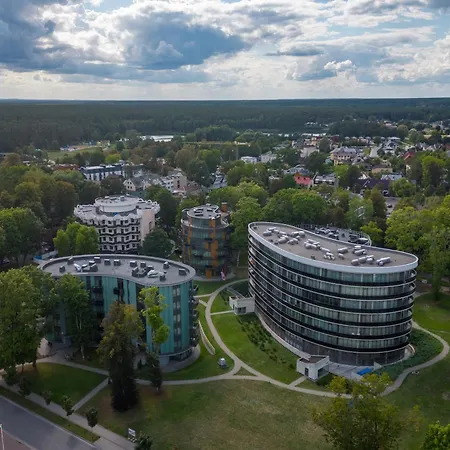 2 Bedroom Apt, 2 Garage Spots & Balconies, Self Check-in, By Cohost * Druskininkai