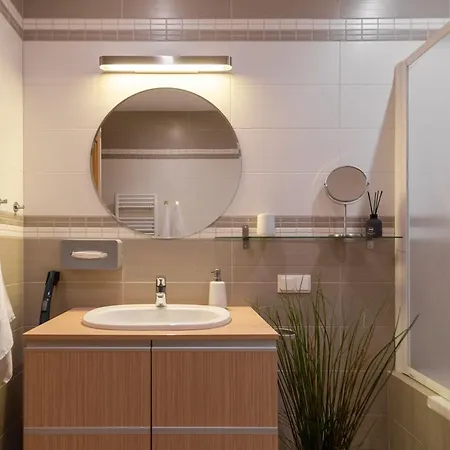 2 Bedroom Apt, 2 Garage Spots & Balconies, Self Check-in, By Cohost * Druskininkai